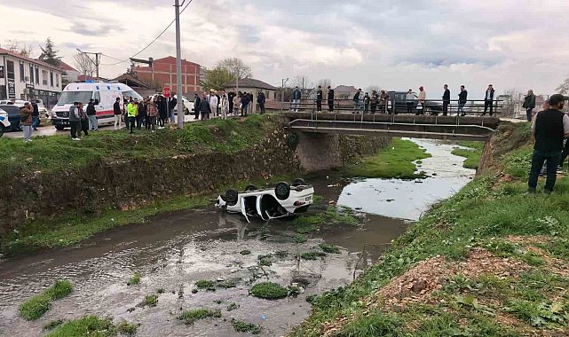 Bursa'da otomobil dere yatağına uçtu: 3 yaralı