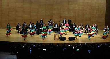 Bursa'da "Balkan ve Roman Gecesi" coşkusu