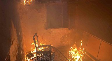 Bursa'da terk edilen evde çıkan yangın paniğe neden oldu