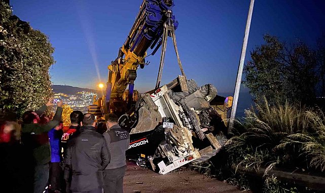 Bursa'da vinçten düşen iş makinesi paniğe neden oldu