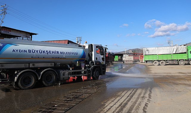 Büyükşehir ekipleri Acarlar Hali'ni temizledi