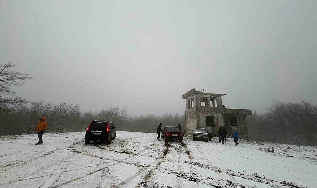 Çanakkale'de mevsimin ilk karı yağdı
