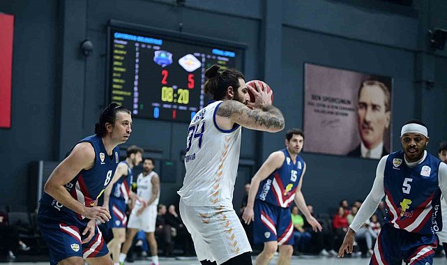 Çayırova Belediyesi, sahasında Finalspor'u 87-81 yendi