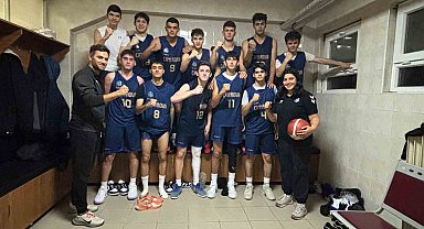 Çayırova Belediyesi U18 Basketbol Takımı grubunu namağlup lider tamamladı