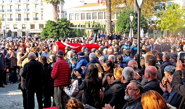 Çeşme'nin eski Belediye Başkanı Tütüncüoğlu, son yolculuğuna uğurlandı