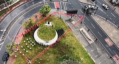 Çevik kuvvet personelinden şehitler için anlamlı anma