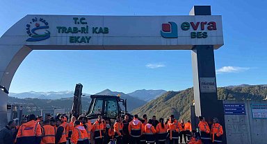 Çevreye yaydığı kötü kokular ile gündemdeydi, şimdi ise maaşlarını alamayan işçilerin eylemi ile gündemde