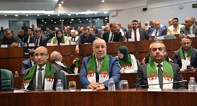 Cezayir'de Fransız sömürgeciliğini suç ilan eden yasa tasarısı oybirliği ile kabul edildi