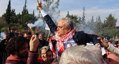 CHP'den istifa eden Çakır memleketi Mersin'de coşkuyla karşılandı