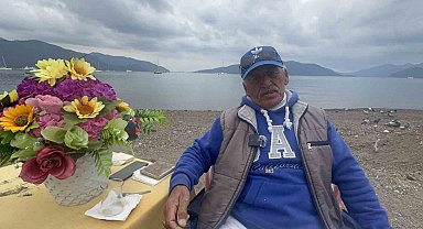 Çiçekli masa Marmaris'in simgesi haline geldi
