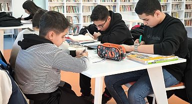 Çilesiz Kütüphanesi gençlerin buluşma noktası oldu