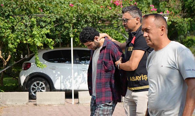 Cinayet davasında ilk kez hakim karşısına çıkan sanık: "Masanın üzerindeki bardağı alıp başına vurdum"