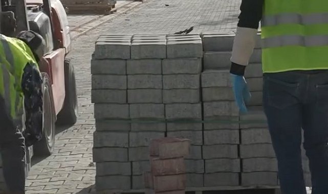 Çivril Belediyesi uzun yıllardır yapılmayan Kızılcasöğüt Mahallesi üst yapı çalışmalarına başladı