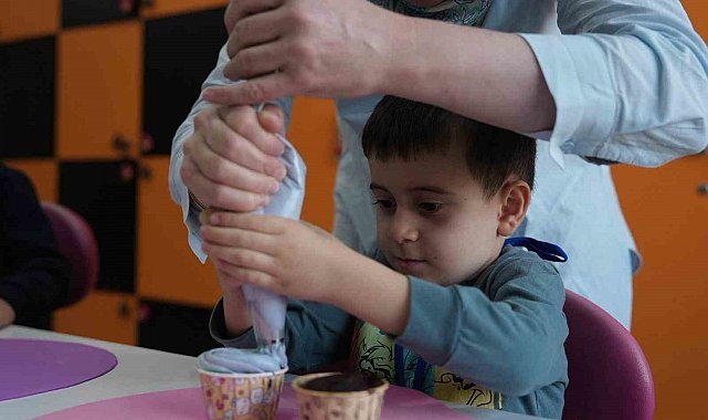 Çocuk üniversitesi minik öğrencileri ağırladı
