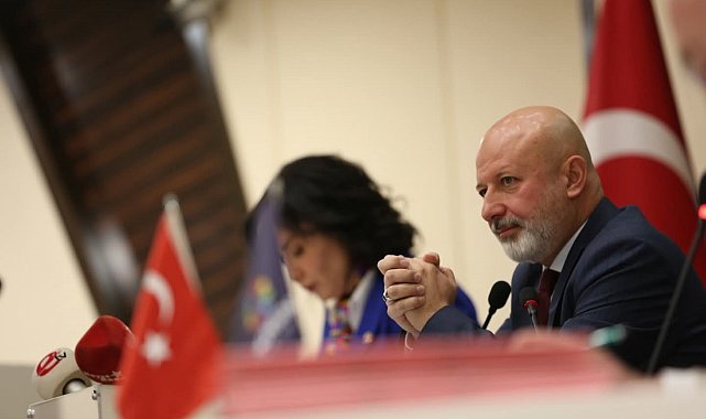 Çolakbayrakdar: "Kimse sahte kahramanlık peşine düşmesin"