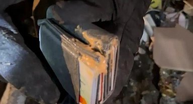 Çöp kamyonu kayıp cüzdan için durduruldu, para sahibine ulaştırıldı