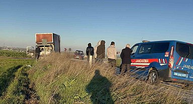 Çorlu'da yanan kamyonet demir yığınına döndü