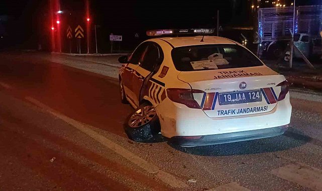 Çorum'da kırmızı ışıkta zincirleme kaza: 2 jandarma personeli yaralandı