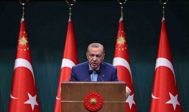 Cumhurbaşkanı Erdoğan: "Muhalefetin iş bilmezliğine bakıp asla umutsuzluğa kapılmayın, liyakatli kadrolar Türkiye'de iş başındadır"