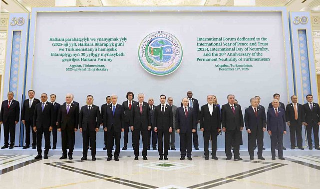 Cumhurbaşkanı Erdoğan, Türkmenistan'da aile fotoğrafı çekimine katıldı