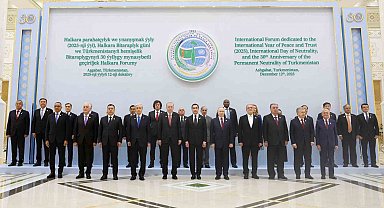 Cumhurbaşkanı Erdoğan, Türkmenistan'da aile fotoğrafı çekimine katıldı