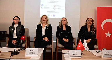 Cumhuriyetin Eğitimci İlk Kadın Milletvekilleri Osmangazi'de Konuşuldu