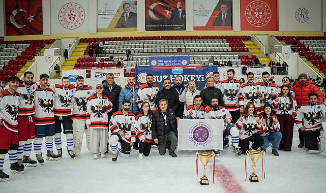 Curling ve Buz Hokeyinde çifte şampiyonluk