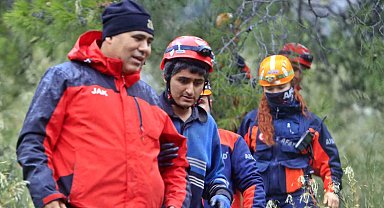 Dağın zirvesinde mahsur kalıp çığlığını 4 gün sonra duyurabilen genç: "Devletimden Allah razı olsun, gelmeseler ölecektim"