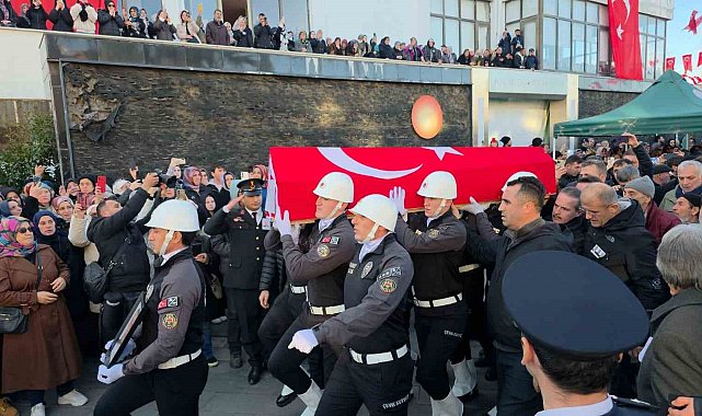 DEAŞ operasyonunda şehit olan polis memuru memleketinde toprağa verildi