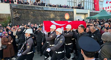 DEAŞ operasyonunda şehit olan polis memuru memleketinde toprağa verildi