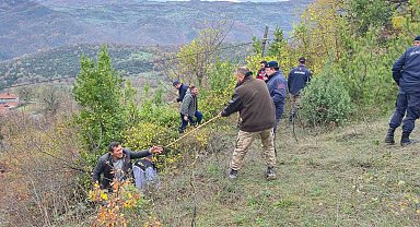 Defne toplarken kaybolan kadının cansız bedeni bulundu: O anlar İHA kameralarına yansıdı