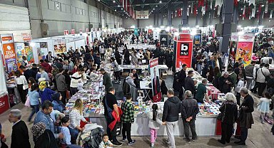 Denizli Kitap Fuarı ziyaretçi akınına uğruyor