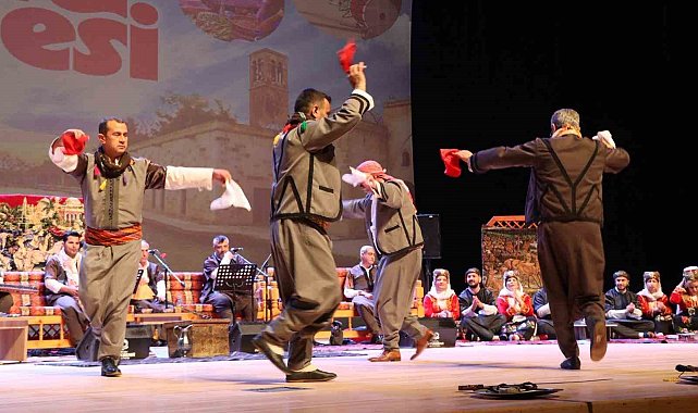 Denizli'de düzenlenen "Urfa Sıra Gecesi" ile kültürler buluştu