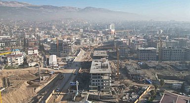 Deprem bölgesinden Bakan Kurum'a destek: "Böyle şantiye şefine can kurban"