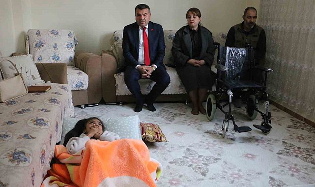Devlet Bahçeli'den Diyarbakırlı engelli kıza tekerlekli sandalye sürprizi