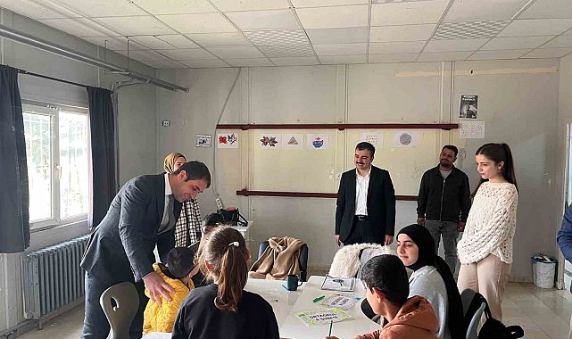 Dicle Kaymakamı Mustafa Atış özel gereksinimli öğrencilerle buluştu