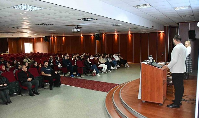 Didim MYO'lu öğrencilere yurtdışı ve kariyer fırsatları eğitimi verildi