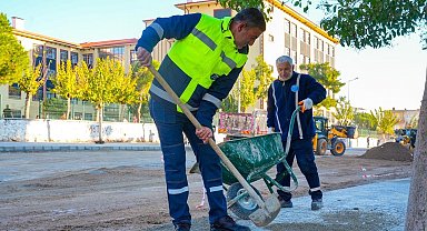 Didim'de yol çalışmaları hız kesmeden devam ediyor