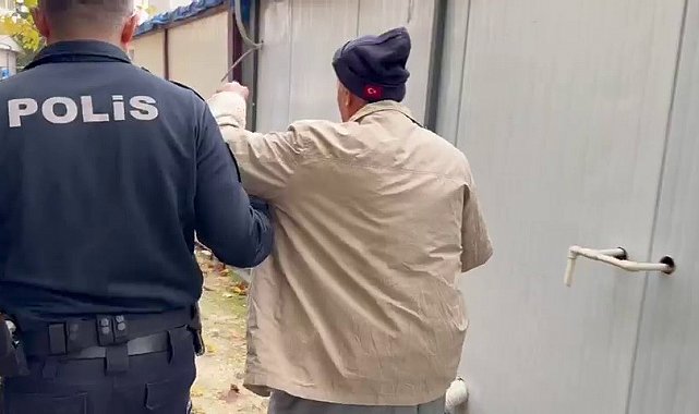 Dilenci, zabıtanın el koyduğu parayı almak için geri döndü