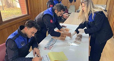 Dilencinin üzerinden 3 bin 731 TL para çıktı