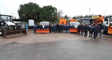 Dilovası Belediyesi karla mücadelede hazır kıta