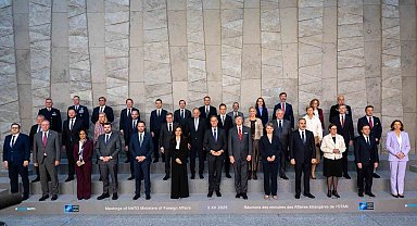 Dışişleri Bakanı Fidan, NATO Dışişleri Bakanları ile aile fotoğrafı çektirdi