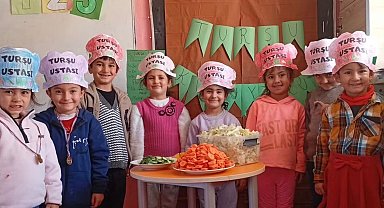 Diyadin'de minik ellerle turşu şenliği