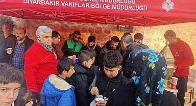 Diyarbakır Vakıflar Bölge Müdürlüğünden kandil dolayısıyla salep ikramı