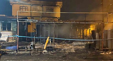 Diyarbakır'da hırdavat dükkanı alevlere teslim oldu