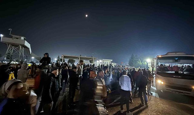 Diyarbakır'da tahliye olan tutuklular davul zurnayla karşılandı