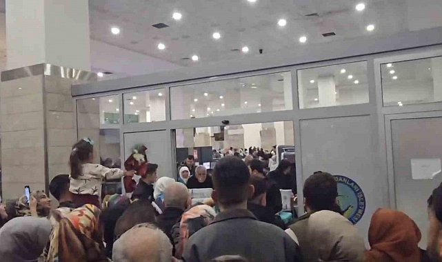 Diyarbakır'da umreye giden vatandaşlar yurda döndü