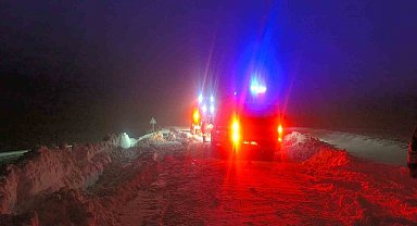 Diyarbakır'ın Mardin, Şanlıurfa, Batman ve Elazığ güzergahlarında çok sayıda araç yolda kaldı