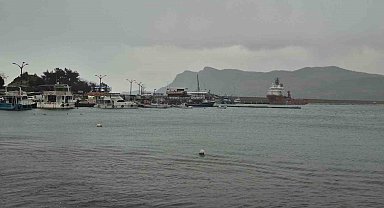 Doğal gaz sondaj çalışmasında görevli gemiler Amasra Limanı'na sığındı