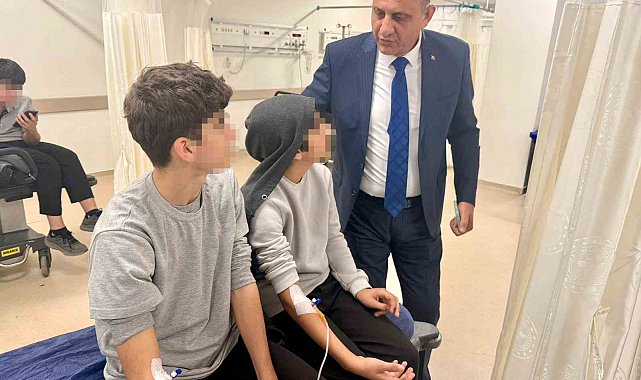 Doğum günü nedeniyle dağıtılan çikolataları yiyen 10 öğrenci hastaneye kaldırıldı